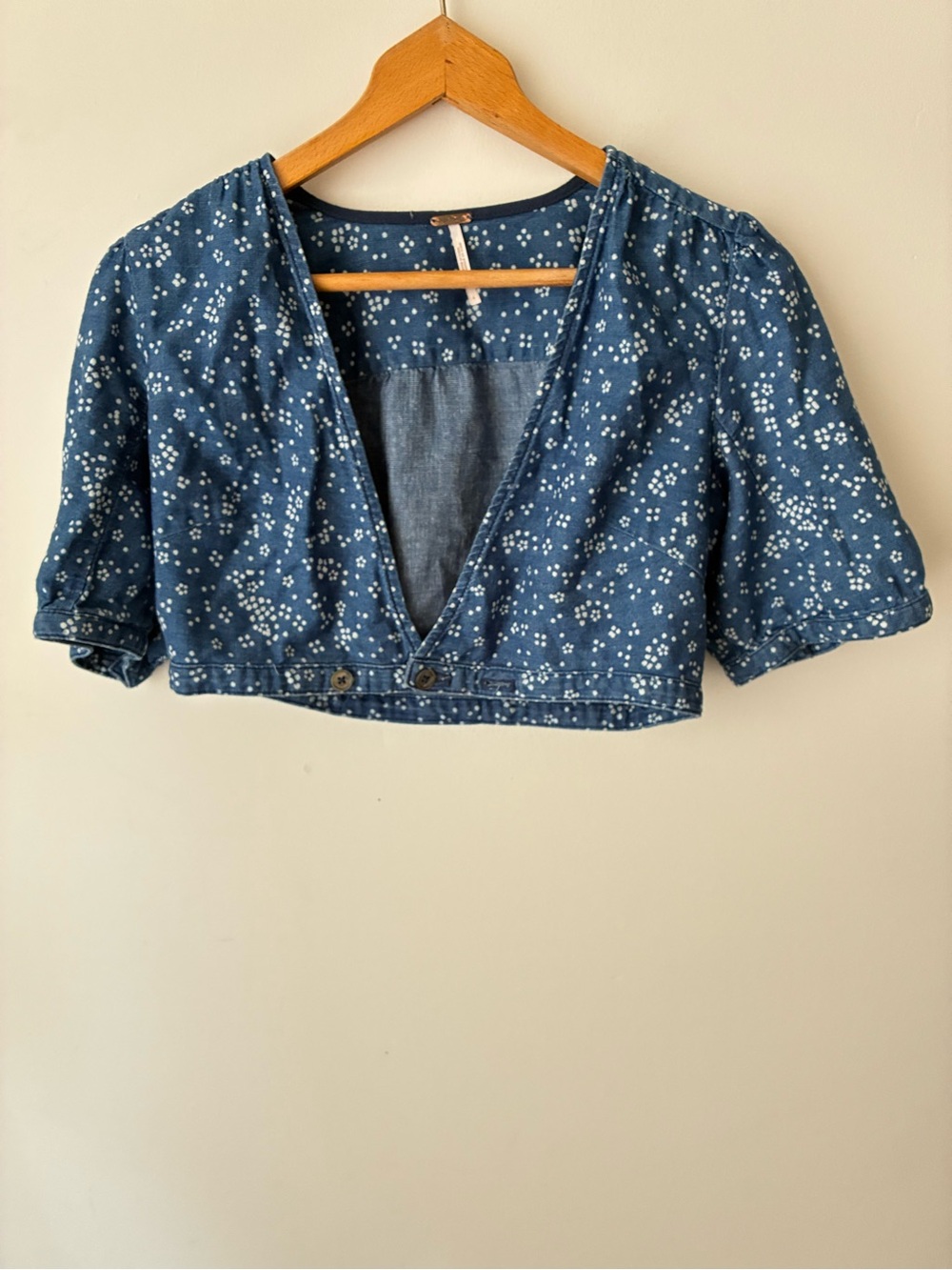 Free People Women’s 4 Indigo Ditsy Floral Cropped Puff Sleeve Top